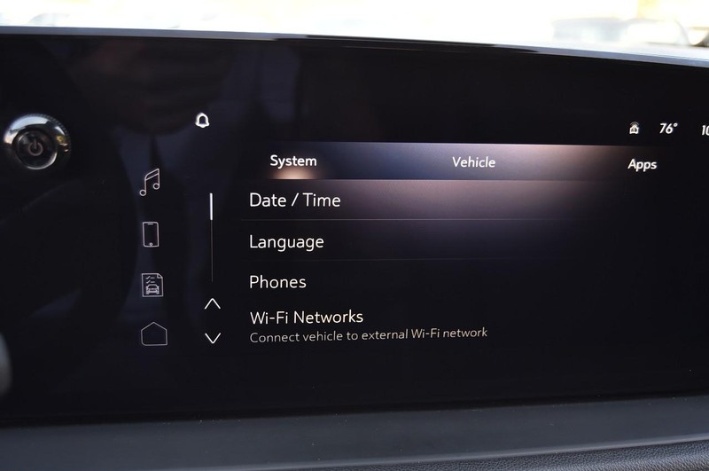 Buick Encore GX Vehicle Full-screen Gallery Image 14