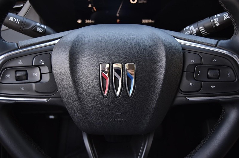 Buick Encore GX Vehicle Full-screen Gallery Image 19