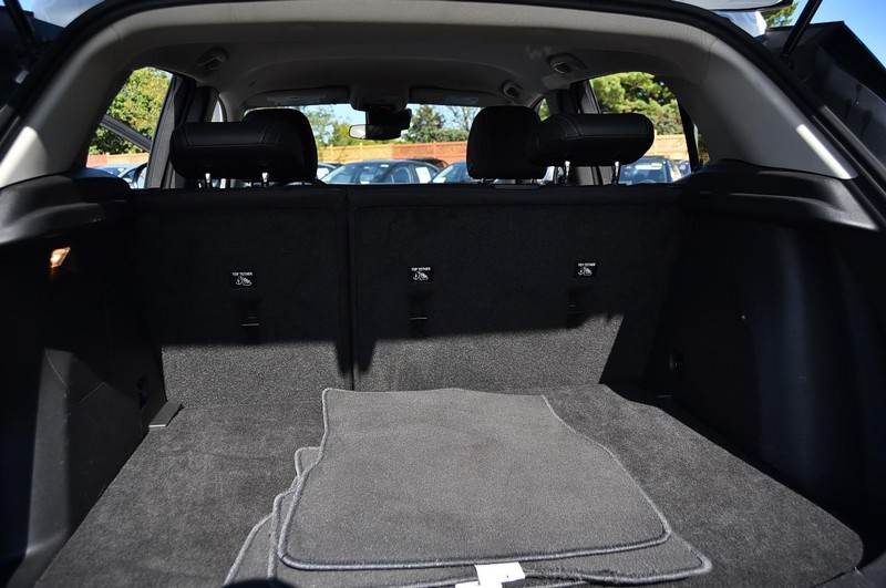 Buick Encore GX Vehicle Full-screen Gallery Image 24