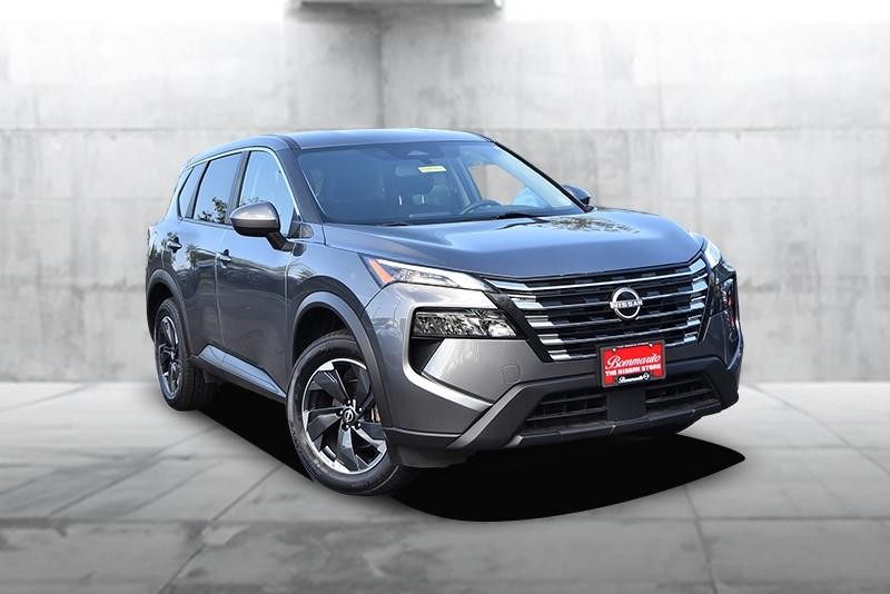 Nissan Rogue Vehicle Full-screen Gallery Image 2