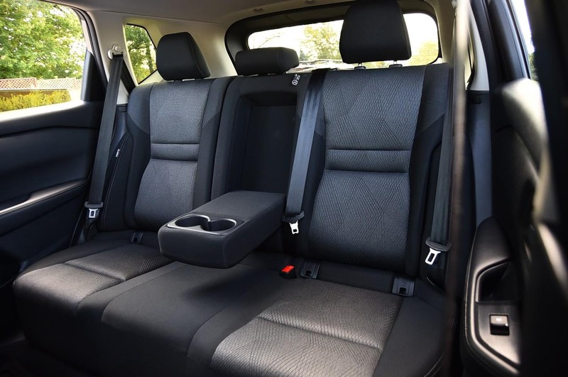 Nissan Rogue Vehicle Full-screen Gallery Image 21