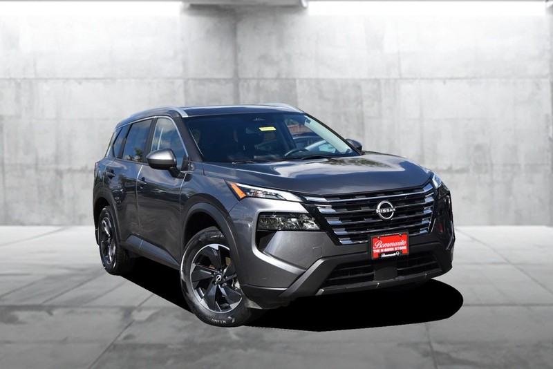 Nissan Rogue Vehicle Image 02