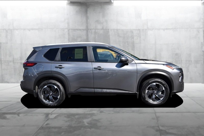 Nissan Rogue Vehicle Image 05