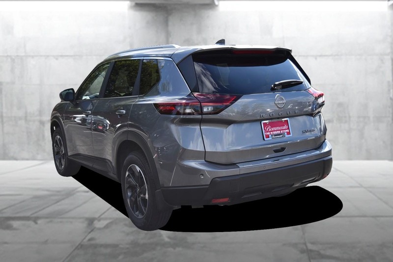 Nissan Rogue Vehicle Image 07