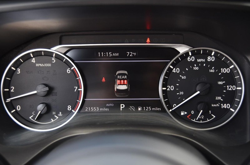 Nissan Rogue Vehicle Image 12