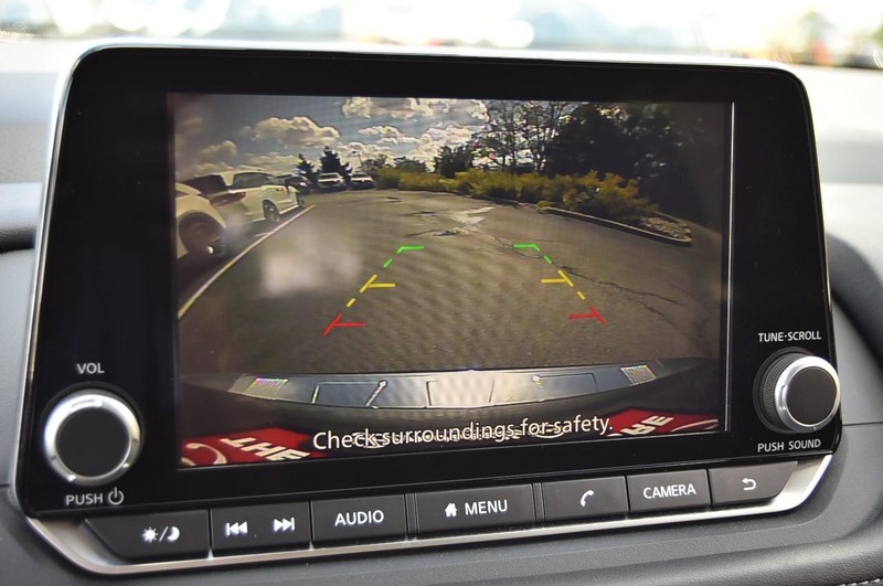 Nissan Rogue Vehicle Image 13