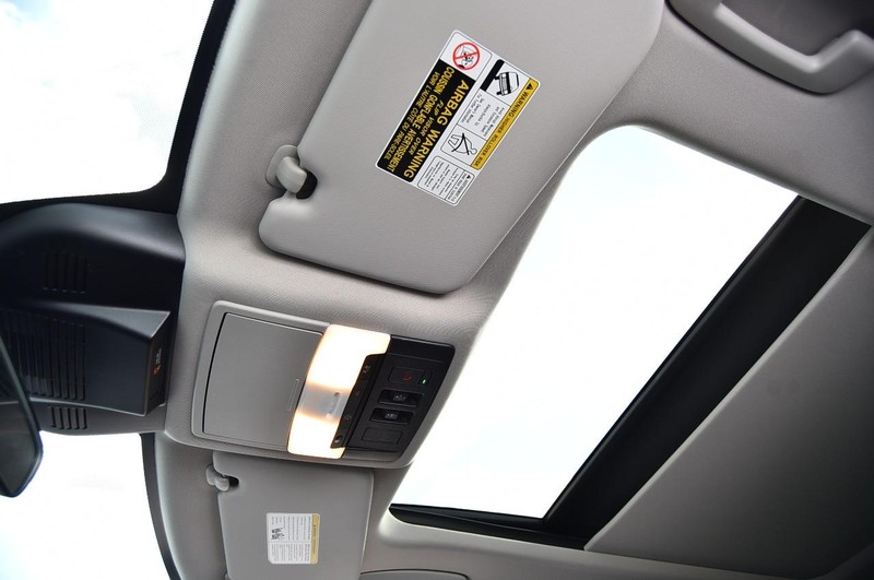 Nissan Rogue Vehicle Image 21