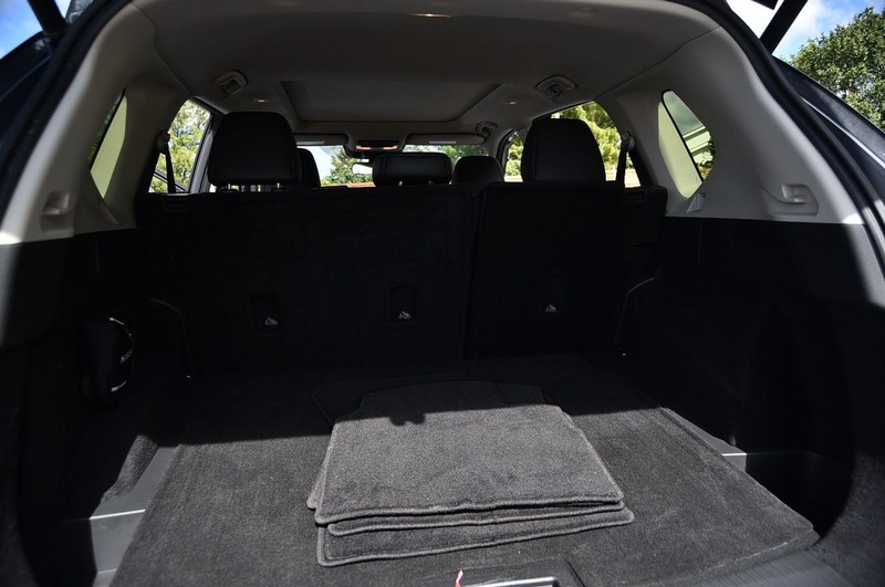 Nissan Rogue Vehicle Image 25