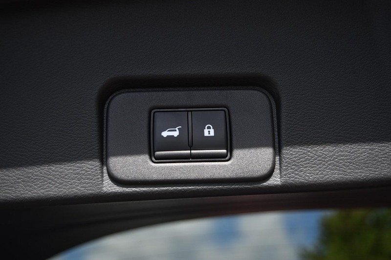 Nissan Rogue Vehicle Image 26