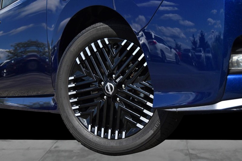 Nissan LEAF Vehicle Image 03