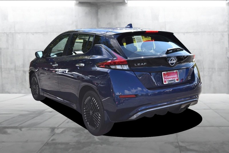 Nissan LEAF Vehicle Image 07