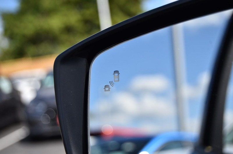 Nissan LEAF Vehicle Image 10