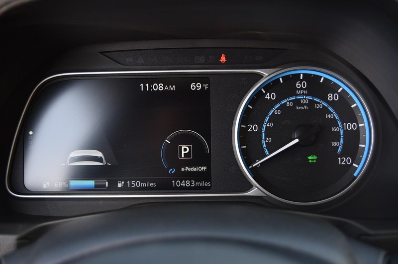 Nissan LEAF Vehicle Image 12