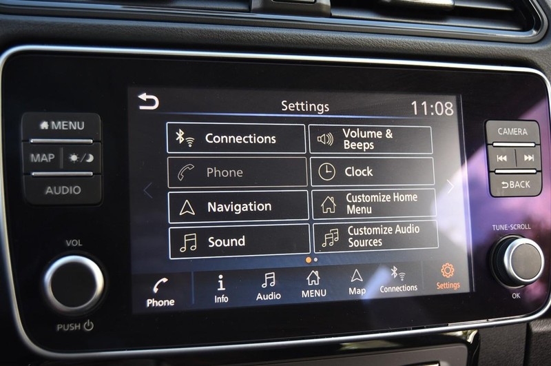 Nissan LEAF Vehicle Image 14