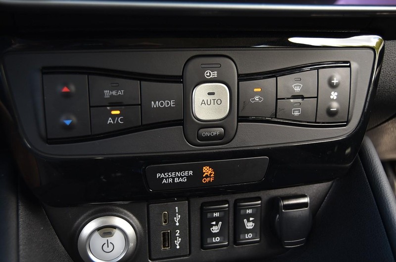 Nissan LEAF Vehicle Image 15