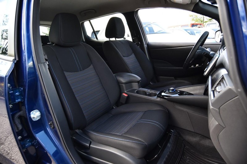 Nissan LEAF Vehicle Image 20