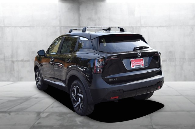 Nissan Kicks Vehicle Image 07