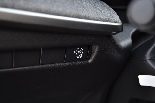 Nissan Kicks Vehicle Image 11