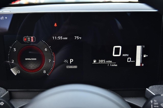 Nissan Kicks Vehicle Image 12