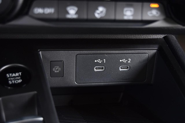 Nissan Kicks Vehicle Image 17