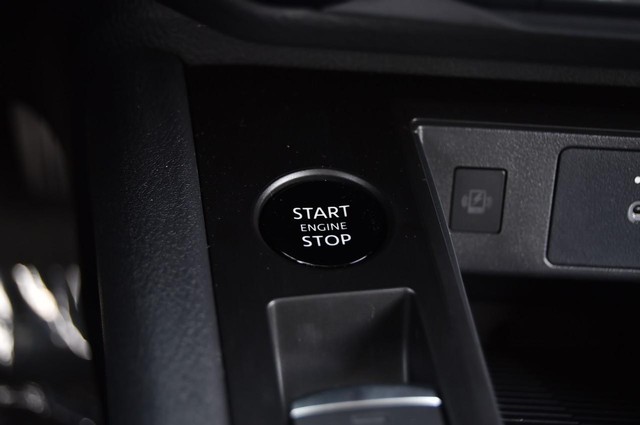 Nissan Kicks Vehicle Image 18