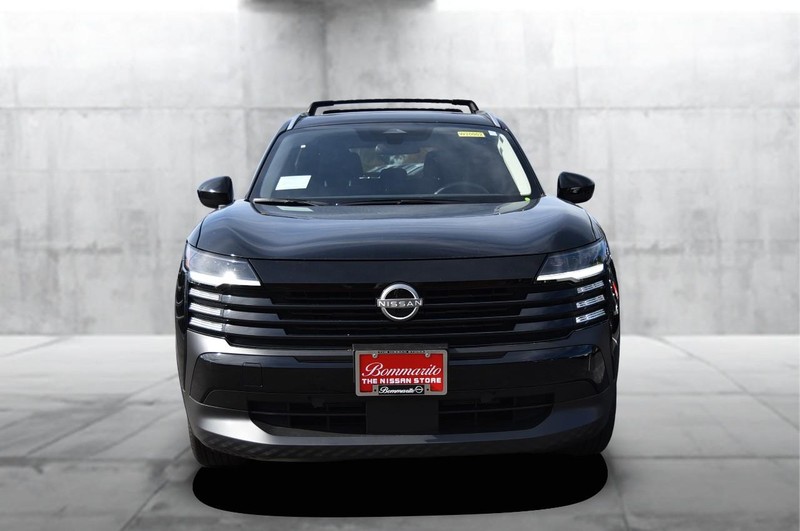 Nissan Kicks Vehicle Image 04