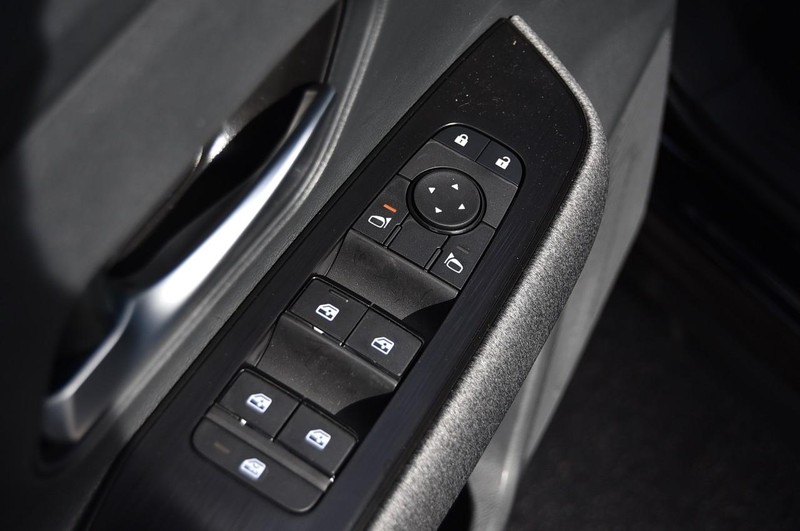 Nissan Kicks Vehicle Image 09