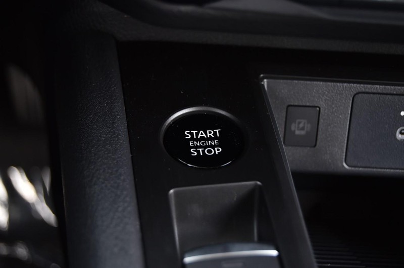 Nissan Kicks Vehicle Image 18