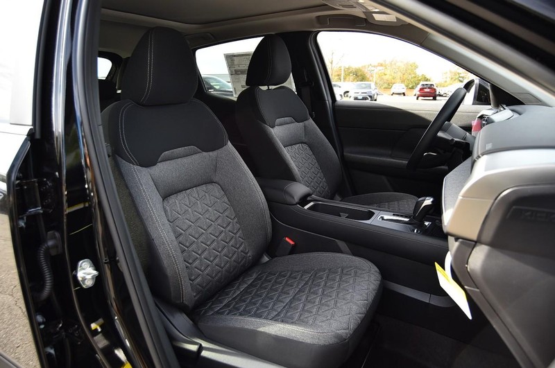 Nissan Kicks Vehicle Image 22