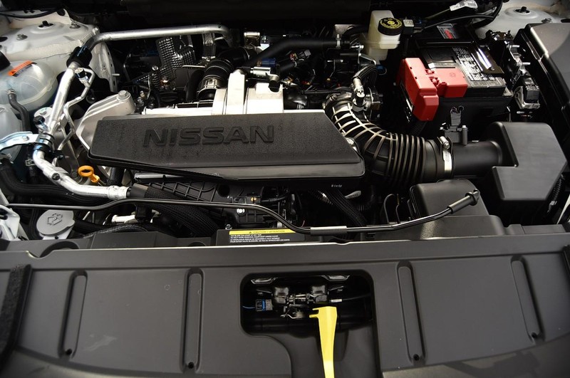 Nissan Rogue Vehicle Image 24