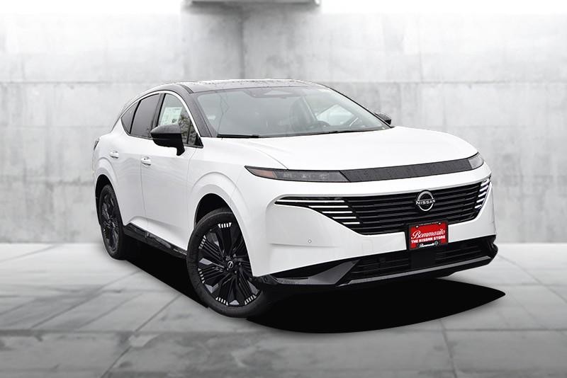 Nissan Murano Vehicle Full-screen Gallery Image 2