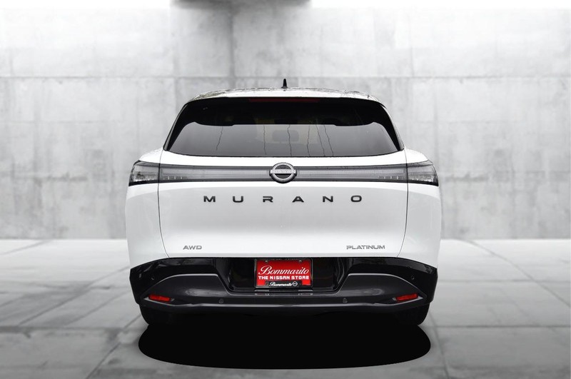 Nissan Murano Vehicle Full-screen Gallery Image 6