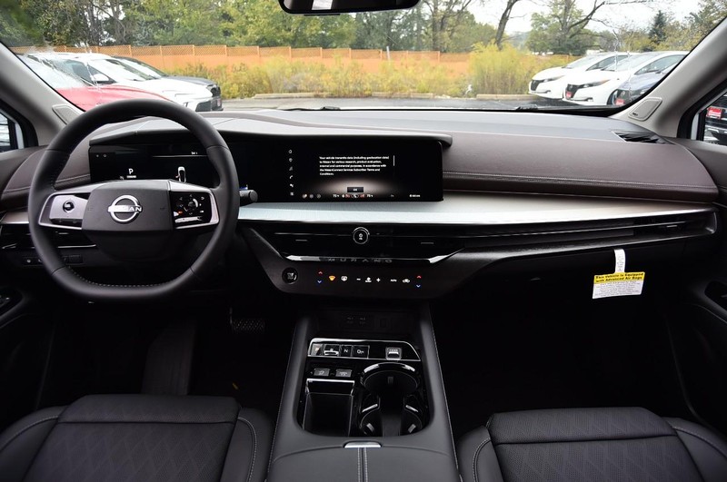 Nissan Murano Vehicle Full-screen Gallery Image 8