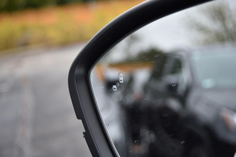 Nissan Murano Vehicle Full-screen Gallery Image 11