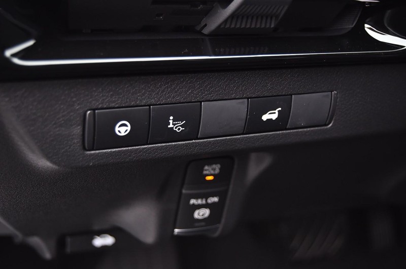 Nissan Murano Vehicle Full-screen Gallery Image 12