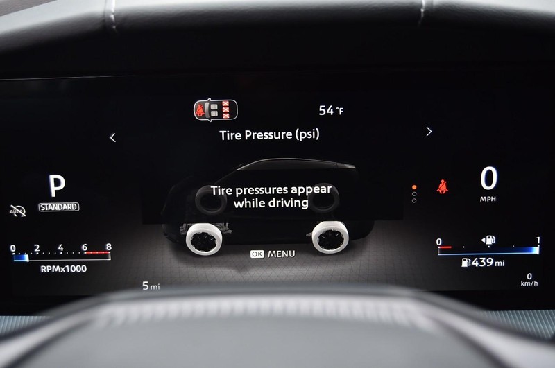 Nissan Murano Vehicle Full-screen Gallery Image 13