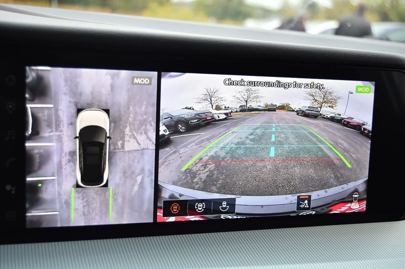 Nissan Murano Vehicle Full-screen Gallery Image 14