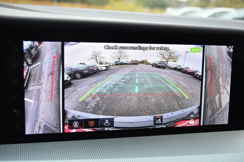 Nissan Murano Vehicle Full-screen Gallery Image 15