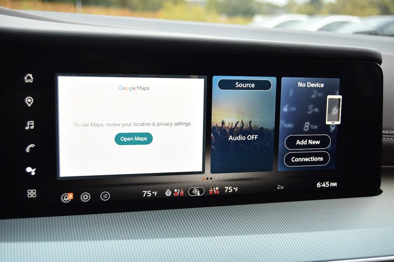 Nissan Murano Vehicle Full-screen Gallery Image 17