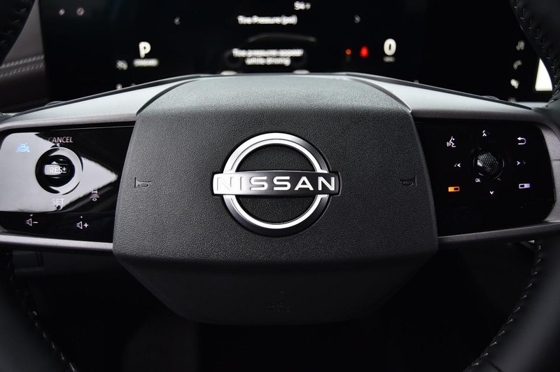 Nissan Murano Vehicle Full-screen Gallery Image 23