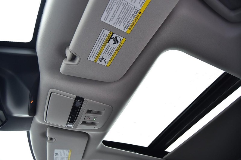 Nissan Murano Vehicle Full-screen Gallery Image 26