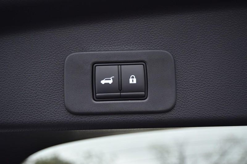 Nissan Murano Vehicle Full-screen Gallery Image 30