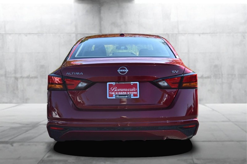 Nissan Altima Vehicle Image 06