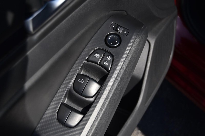 Nissan Altima Vehicle Image 09