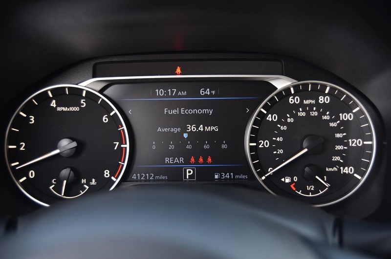 Nissan Altima Vehicle Image 12