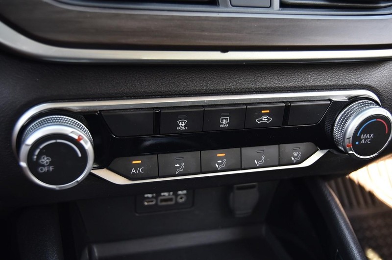 Nissan Altima Vehicle Image 15