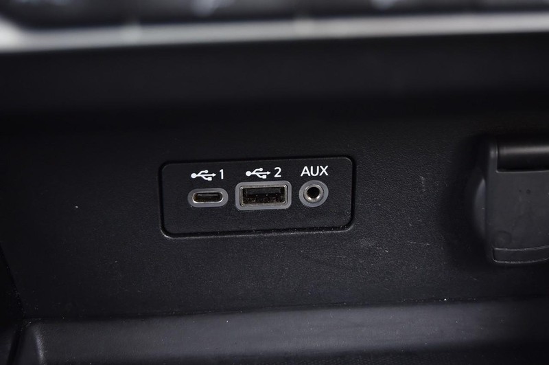 Nissan Altima Vehicle Image 16