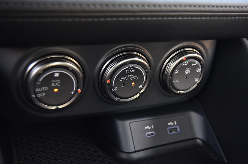 Nissan Z Vehicle Image 17