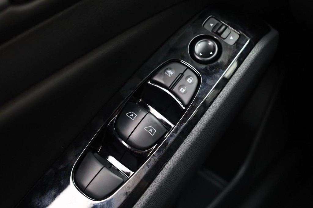 Nissan Altima Vehicle Image 18