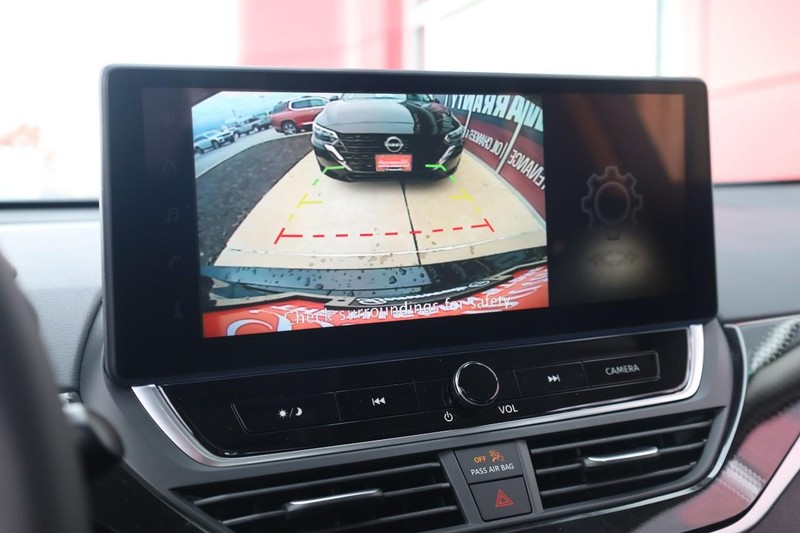 Nissan Altima Vehicle Image 13